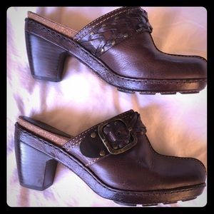 Frye clogs
